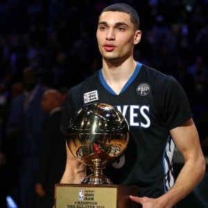 九游下载官网-库里全场比赛精彩瞬间集锦：不断刷新NBA历史纪录，库里生涯经典比赛全场回放